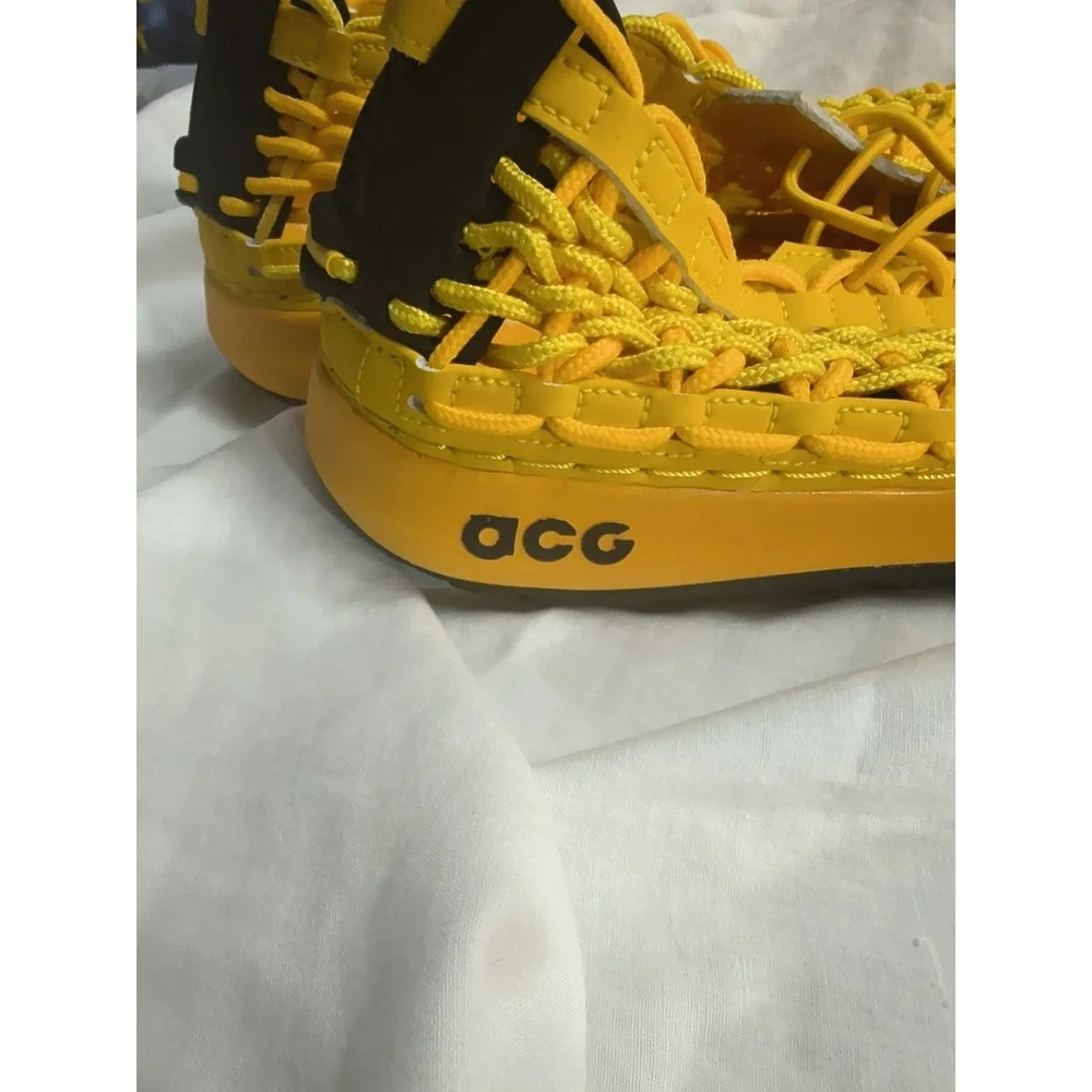 Nike product pair